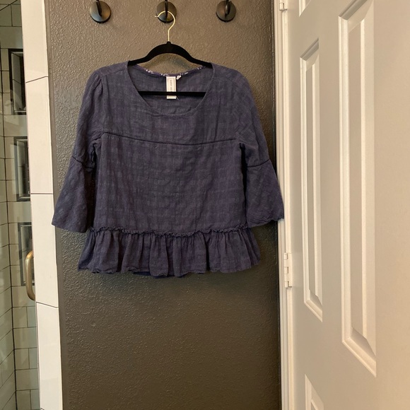 Guest Editor Plaid Bell Sleeves blue peplum top - Picture 6 of 6